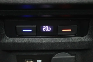 Volkswagen Tiguan Leer, Panoramadak, ACC, Camera, Apple Carplay, DAB, PDC, Trekhaak, 19'' - afbeelding nr 15