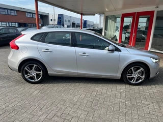Volvo V40 Volvo V40 1.5 T2 122PK Automaat Momentum LED/NAVI/ACHTERUITRIJCAMERA - afbeelding nr 22