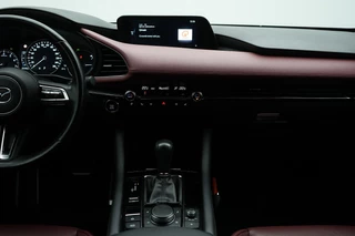 Mazda 3 Mazda 3 2.0 e-SkyActiv-X Luxury automaat i-Activesense pakket met Sunroof en rood leer pakket : dealer onderhouden en 24 maanden verlengde garantie - afbeelding nr 35