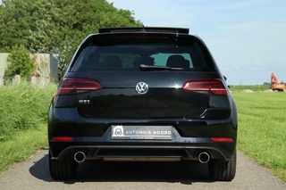 Volkswagen Golf Volkswagen Golf 7.5 GTI DSG / Vol Opties! / 230PK! / DSG / ACC / Pano / Virtual Cockpit / Camera / Keyless / Navi / 19