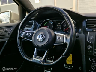 Volkswagen Golf Volkswagen Golf 1.4 TSI GTE / NIEUWE ACCU PAKKET / PANO / LEDER / NETTE AUTO / - afbeelding nr 17