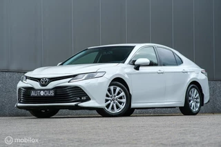 Toyota Camry 2.5 Executive | Dealer onderhouden | Leder | uniek lage km stand | camera | automaat | Benzine | led |
