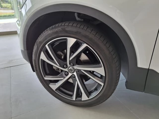 Volvo XC40 Volvo XC40 B5 AWD R-Design Panoramadak | Trekhaak | H&K Audio | 360 Camera | - afbeelding nr 29