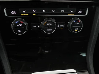 Volkswagen Golf Volkswagen Golf 1.0 TSI Highline | Stoelverwarming | Trekhaak |  Massage | Carplay | Adaptive cruise | Active Info Display | Navigatie | Parkeerhulp | Climate control - afbeelding nr 23