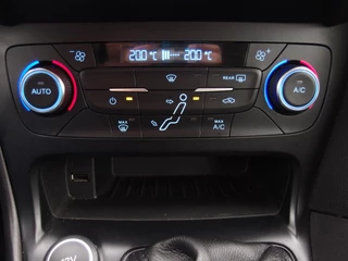 Ford Focus TREKHAAK / NAVI / CLIMA / PDC / BLUETOOTH / CRUISE - afbeelding nr 23