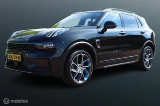 Lynk & Co 01 1.5 Plug-in Hybride, Zwarte Hemel, Stoelverwarming, Cruise, Pdc + camera, Clima, Navi, App connect,