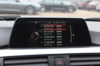 BMW 3 Serie BMW 3 Serie 330e Centennial Exe. M Sport / Schuifdak / Alcantara / 18'' / Navigatie / Parkeerhulp achter / Cruise Control - afbeelding nr 24