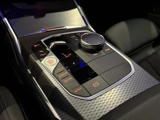 BMW 3 Serie BMW 3-serie 318i M Sport Edition *Schuifdak*Shadow Line*Camera*Laser* - afbeelding nr 22