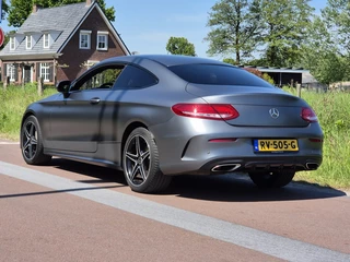 Mercedes-Benz C-Klasse Mercedes-Benz C-Klasse Coupé 180 Premium *AMG pakket* Mat grijs | NL auto! - afbeelding nr 2