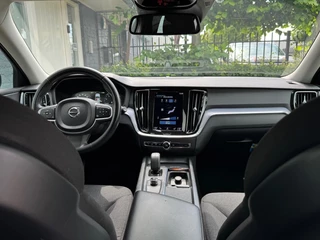 Volvo V60 Volvo V60 2.0 B3 Autom.Momentum Advantage + Camera + Stuurverw. + Lmv 10/2021! - afbeelding nr 10