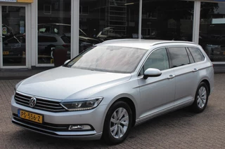 Volkswagen Passat Volkswagen Passat 1.4 TSI 125pk BMT Comfortline Business | Orig. NL | Trekhaak | Virtual dashboard | Carplay | - afbeelding nr 17