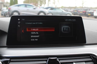 BMW 5 Serie BMW 5 Serie Touring 520d High Exe. M Sport / Panoramadak / Camera / Head-up / 19'' / Leder / Navigatie / Stoelverwarming / Cruise Control - afbeelding nr 21