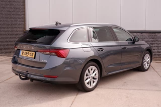 Škoda Octavia Škoda Octavia Combi 1.5 e-TSI Business Edition Plus | Trekhaak | Head-Up | Carplay | LED | Sfeerverl. | Camera | Memory - afbeelding nr 28