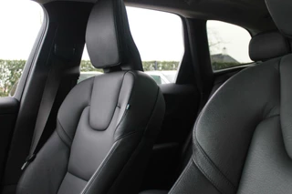 Volvo XC60 Volvo XC60 T6 Recharge AWD Ultimate Bright | Longe Range | Parkeercamera | Panoramadak | Trekhaak | HUD | Leder | Stoelverwarming | Keyless - afbeelding nr 17
