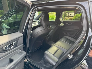 Volvo V60 Volvo V60 2.0 T6 Recharge AWD R-Design R-Design/Airco/Lichtmetalen velgen/Stoelverw. - afbeelding nr 34