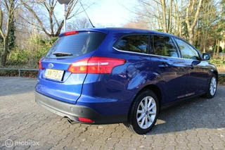 Ford Focus Focus Wagon 1.5 Titanium. 180pk motor, Pdc, Parkeer assistent, Clima, Navi full map, Keyless entry, Getinde ramen achter, Voorruit verwarmt. - afbeelding nr 5