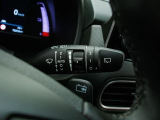 Hyundai Kona Hyundai Kona EV Premium 64 kWh | Verlaagd | Trekhaak tbv fietsendrager - afbeelding nr 30