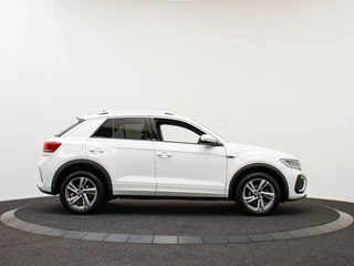 Volkswagen T-Roc Volkswagen T-Roc 1.5 TSI R-Line | DSG | PDC | Stoelverwarming | Carplay | Camera - afbeelding nr 11