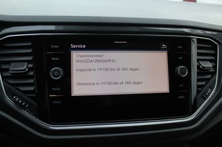 Volkswagen T-Roc Volkswagen T-Roc 1.5 TSI Sport Business 3x R-Line / Camera / Virtual Cockpit / Navigatie / 19'' / Keyless / Stoelverwarming / ACC - afbeelding nr 27