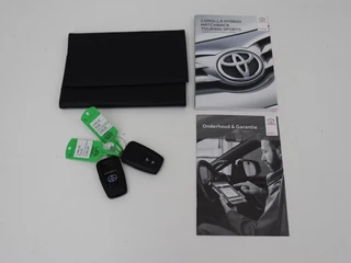 Toyota Corolla Toyota Corolla 1.8 Hybrid GR-Sport | Trekhaak | Stoelverwarming |  Adaptive cruise | Camera | Carplay | Sportstoelen | Full LED | Park Assist | Keyless - afbeelding nr 17