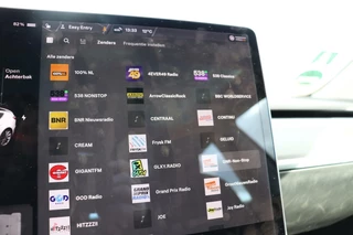 Tesla Model 3 Tesla Model 3 Long Range AWD 75 kWh black&white chrome delete uitstraling! autopilot dual motor stoelverwarming v+a panodak - afbeelding nr 40