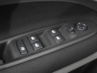 Jeep Avenger Jeep Avenger Longitude 54 kWh Automaat Navigatie Apple Carplay/ Android Auto Parkeersensor achter Cruise Control Stoelverwarming Full LED Virtual Cockpit Climate Control - afbeelding nr 12