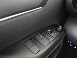 Toyota Yaris Toyota Yaris 1.5 Hybrid Dynamic Limited | Stuur en Stoelverwarming | Apple & - afbeelding nr 18