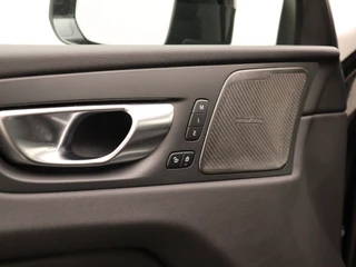 Volvo XC60 Volvo XC60 T6 PLUG-IN HYBRID ULTRA DARK SCHUIFDAK HARMAN KARDON TREKHAAK 20 - afbeelding nr 23