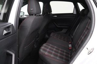 Volkswagen Polo Volkswagen Polo 2.0 TSI GTI (PANORAMADAK, STOELVERWARMING, ACHTERUITRIJCAMERA, AUTOMAAT, CRUISE ADAPTIEF, PARKEERSENSOREN) - afbeelding nr 11