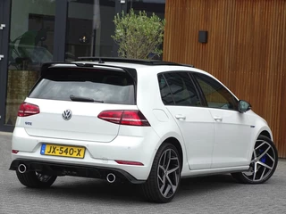 Volkswagen Golf Volkswagen Golf TSI GTE 245PK / GTI R Perf. ed. / LED - afbeelding nr 8