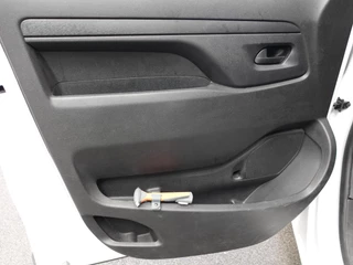 Peugeot Expert Peugeot Expert 1.5 BlueHDI 120PK L2 Airco Navigatie Cruise control Trekhaak - afbeelding nr 11