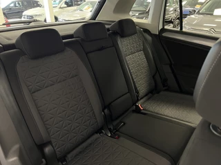 Volkswagen Tiguan Volkswagen Tiguan 1.5 TSI Life Business / 150PK / NAVI / STOEL-STUURVERW. / PDC / 1800KG TREKG. - afbeelding nr 30
