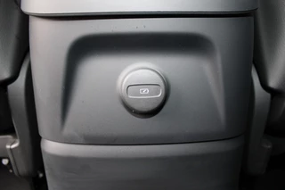 Volvo XC60 Volvo XC60 2.0 T8 Plug-in hybrid AWD Plus Dark | Luchtvering | 360 | H&K | Trekhaak - afbeelding nr 36
