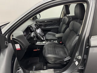 Mitsubishi Outlander Mitsubishi Outlander 2.4 PHEV Intense+ - afbeelding nr 14
