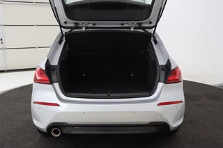 BMW 1 Serie BMW 1-serie 118i Executive Edition | Sport Line | Carplay |  Full LED | Sportstoelen | Climate control | Navigatie | Parkeerhulp | Live Cockpit | Cruise control - afbeelding nr 21