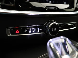 Volvo S60 Volvo S60 T6 PLUG-IN HYBRID LONG RANGE PLUS DARK 19INCH SCHUIFDAK ACC BLIS - afbeelding nr 17