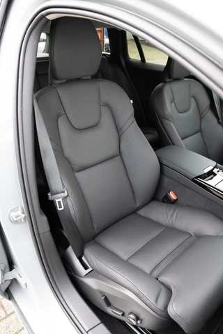 Volvo V60 Volvo V60 T6 Plug-in hybrid AWD Plus Dark | HK Audio | 19