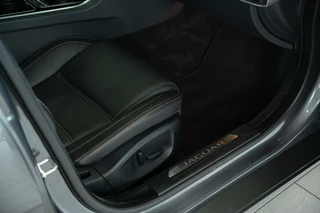 Jaguar XE Jaguar XE 2.0 D Portfolio|2e Eig|Automaat|Leder|Xenon|Camera|Dealer Onderhouden - afbeelding nr 32