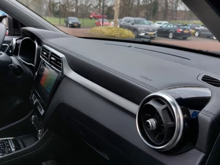 MG ZS EV Comfort 45 kWh | Navi | Apple Carplay+Android Auto | Airco | Adap. Cruise | Bluetooth Carkit+Streaming | Keyless Entry | Pdc | Licht+Rijstrooksensor | 16''lm - afbeelding nr 28