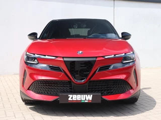 Alfa Romeo Junior Alfa Romeo Junior Veloce 54 kWh 280 PK | Techno Pack | 20