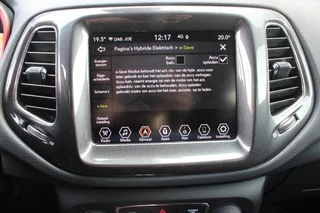 Jeep Compass Jeep Compass 4xe 240PK PHEV TRAILHAWK AUTOMAAT | NAVIGATIE | ACHTERUIRIJCAMERA | APPLE CARPLAY / ANDROID AUTO | DIGITALE COCKPIT | XENON KOPLAMPEN | 17