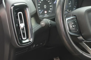 Volvo XC40 Volvo XC40 T4 Recharge R-Design | Parkeercamera | Stoelverwarming | Leder | Trekhaak | Glossy Black | Keyless - afbeelding nr 29