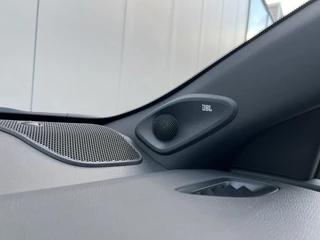 Toyota Yaris JBL Audio | Headup display | Stoelverwarming - afbeelding nr 18