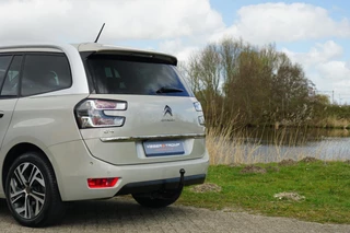 Citroën Grand C4 Picasso Citroen Grand C4 Picasso 1.2 130PK Shine | Sable | Panorama/Massagestoelen/Carplay/Camera/Trekhaak - Chique & Compleet! - afbeelding nr 11