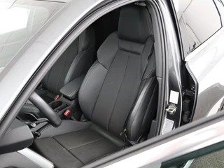 Audi A3 Audi A3 30 TFSI S edition | Carplay | Trekhaak | Sportstoelen | Navigatie | Virtual Cockpit | Half leder | Full LED | Climate control | Cruise control | Getint glas - afbeelding nr 5