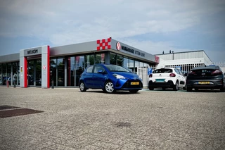 Toyota Yaris Toyota Yaris 1.5 Hyb. Active / CLIMA / CAMERA / CRUISE - afbeelding nr 2