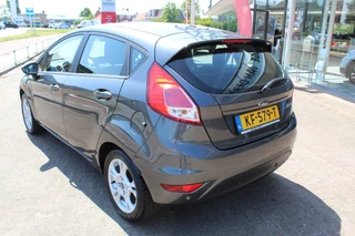Ford Fiesta Ford Fiesta 1.0 Style Ultimate , 82pk Airco , Cruise control , Parkeersensoren V+A , Navigatie Bleutooth , LM velgen , LED dagrijverlichting - afbeelding nr 3