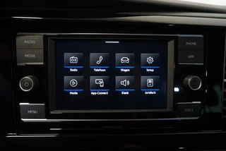 Volkswagen Transporter Volkswagen Transporter 2.0 TDI L2H1 28 Dubbele Cabine Highline Airco | Cruise Control adaptief | PDCVA | 17