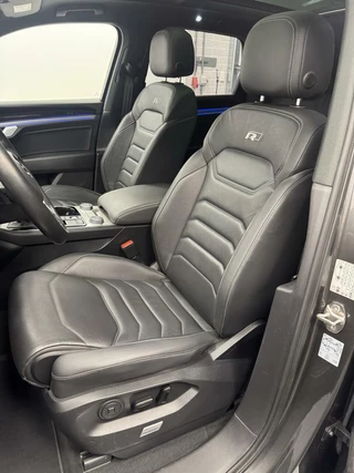 Volkswagen Touareg Volkswagen Touareg 3.0 TSi DSG R-Line 4Motion Navigatie-Pano-Elektr.Trekhaak-Achterasbesturing-Adapt.Cr.Contr-Carplay-Clima-Camera-Stoel/Stuurverwarming-Luchtvering-Headup - afbeelding nr 14