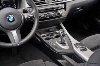 BMW 1 Serie BMW 1-serie M140i LCI2 | Schuifdak | Stuurverwarming | Navi Pro | Alcantara | HiFi Audio| M Sport onderstel | 719M | 5-deurs | - afbeelding nr 50